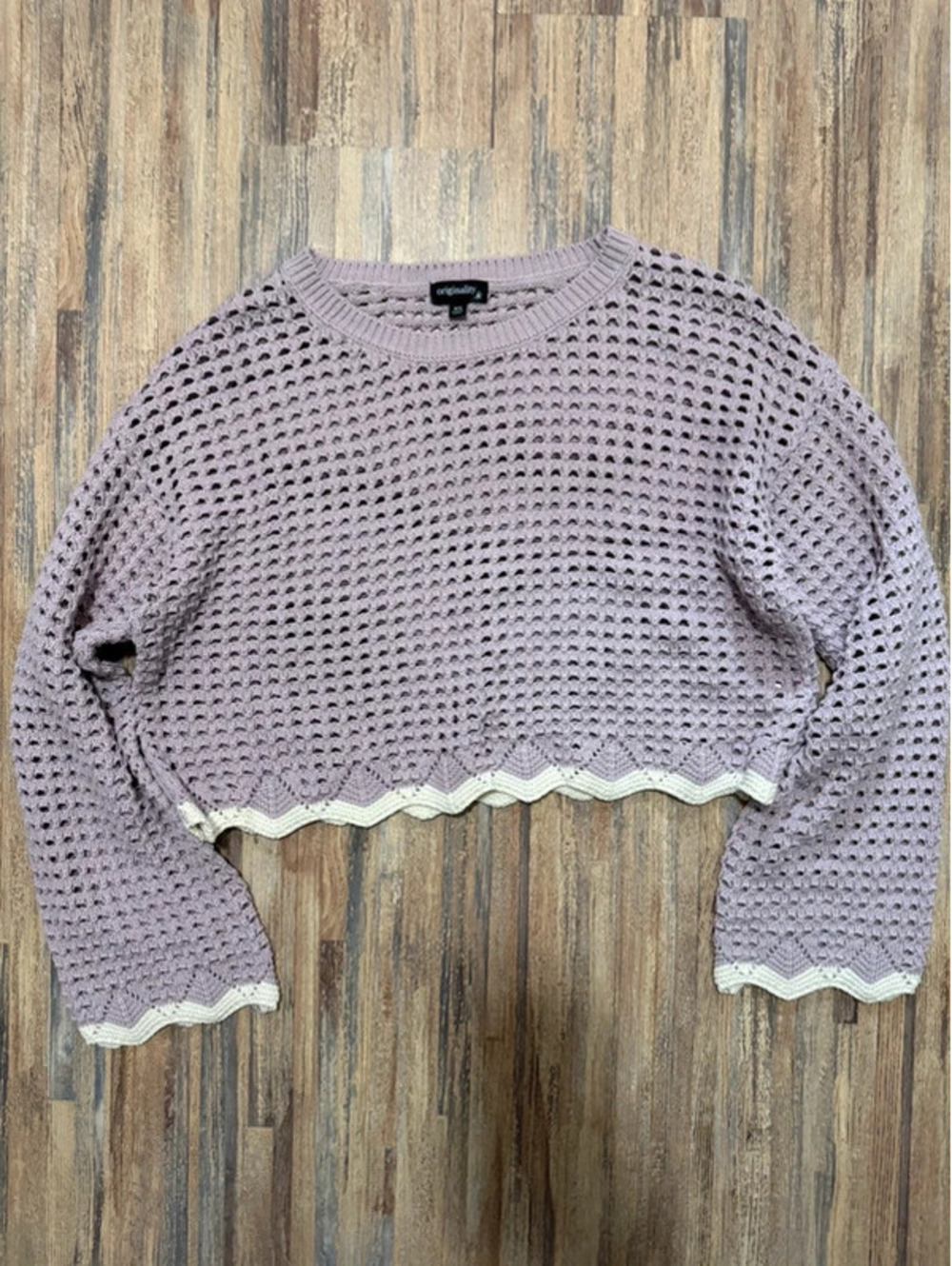 Originality scalloped sweater size XS (oversized)